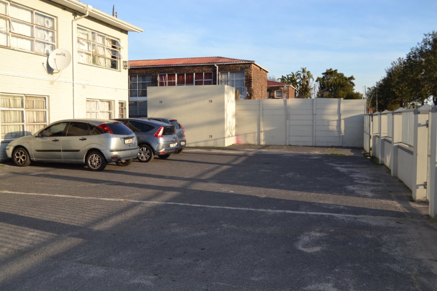 2 Bedroom Property for Sale in Oakdene Western Cape
